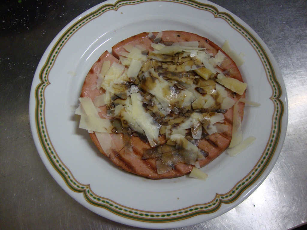 1361812083Mortadella_alla_brace