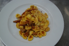 1361812347Orecchiette_speck_e_salsiccia